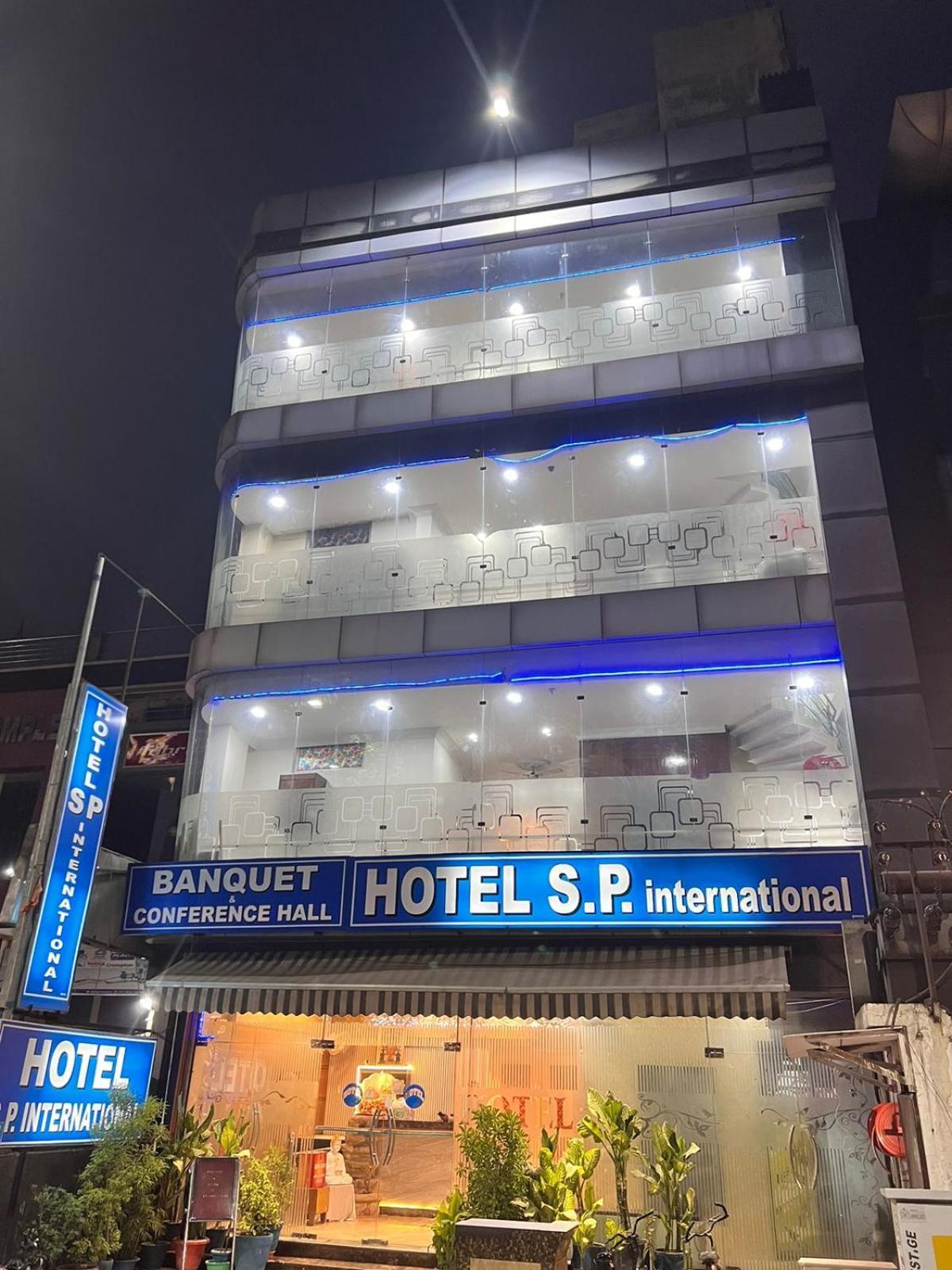 Hotel S P International A Unit Of Mavis Group Lakhnau Kültér fotó